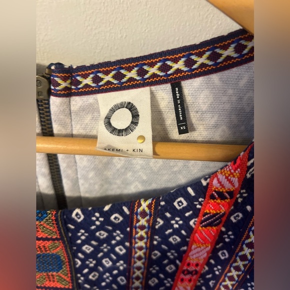 Anthropologie Akemi + Kin Seva Embroidered Tunic Top XS - Picture 5 of 9